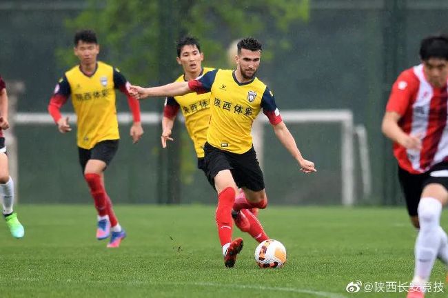 关于球队继续前行的一致性“我不想谈论这个，因为我们在赛后接受了很多采访，说‘现在我们要从这个问题中走出来’，我们没有。